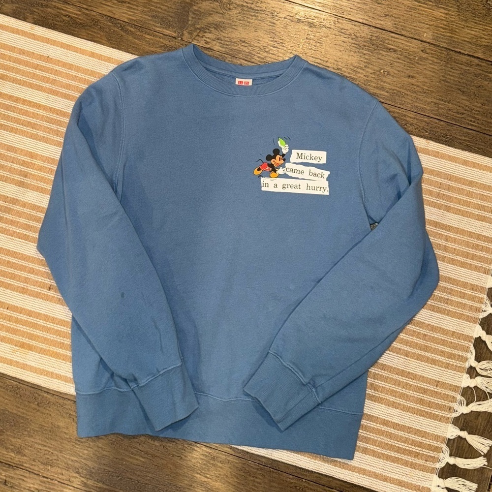 UNIQLO X DISNEY Boys Size 13 Mickey Blue Crewneck Sweatshirt Used